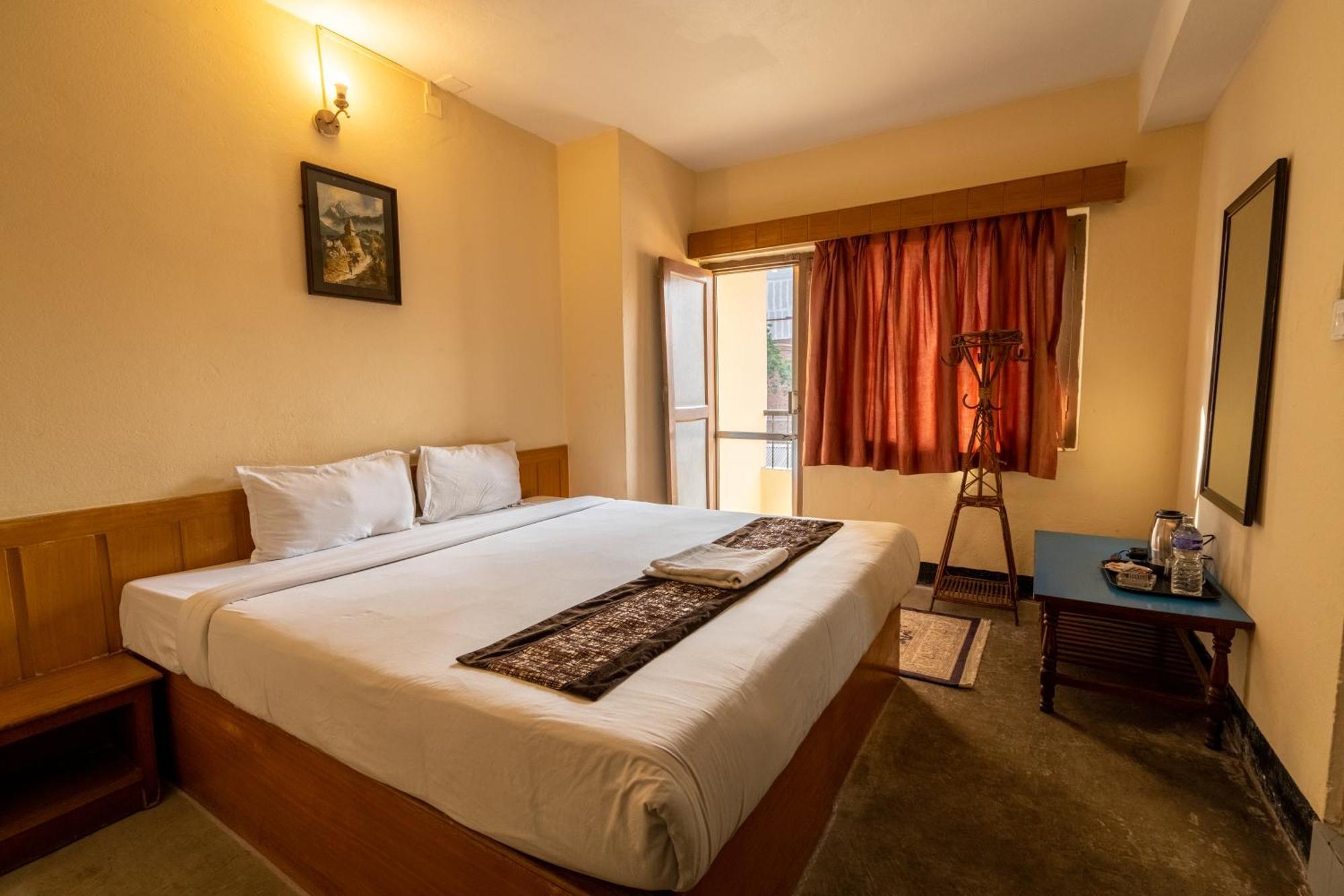 Hotel Nana Катманду Екстер'єр фото