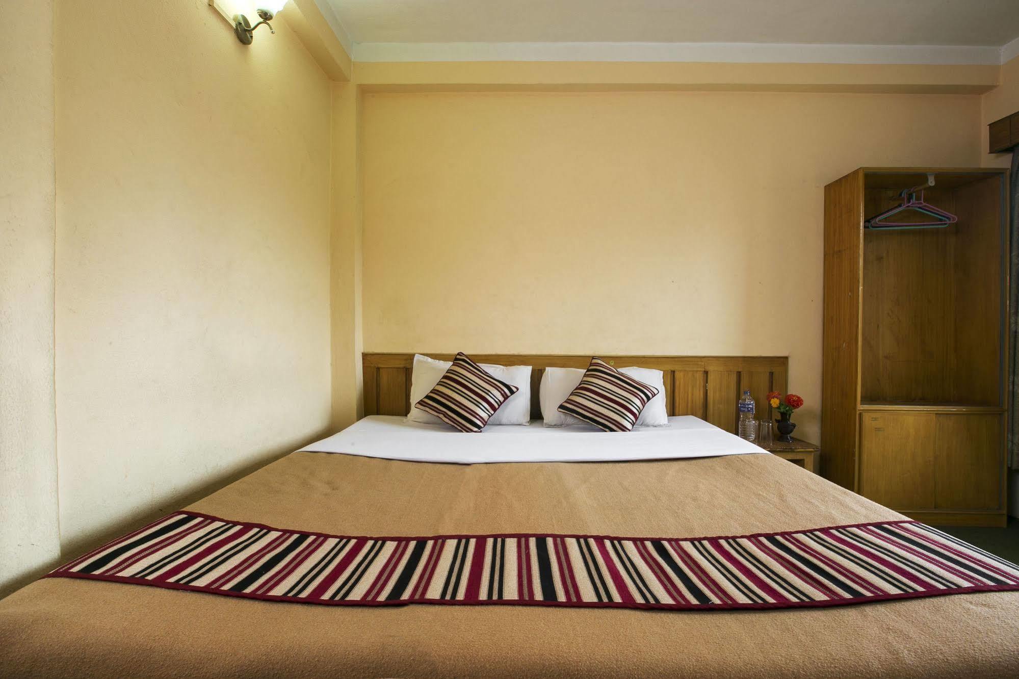 Hotel Nana Катманду Екстер'єр фото